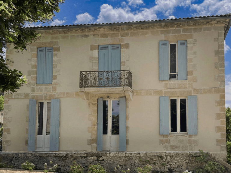 Rénovation de façade en pierre moellon. Chantier réalisé en Sud-Gironde.